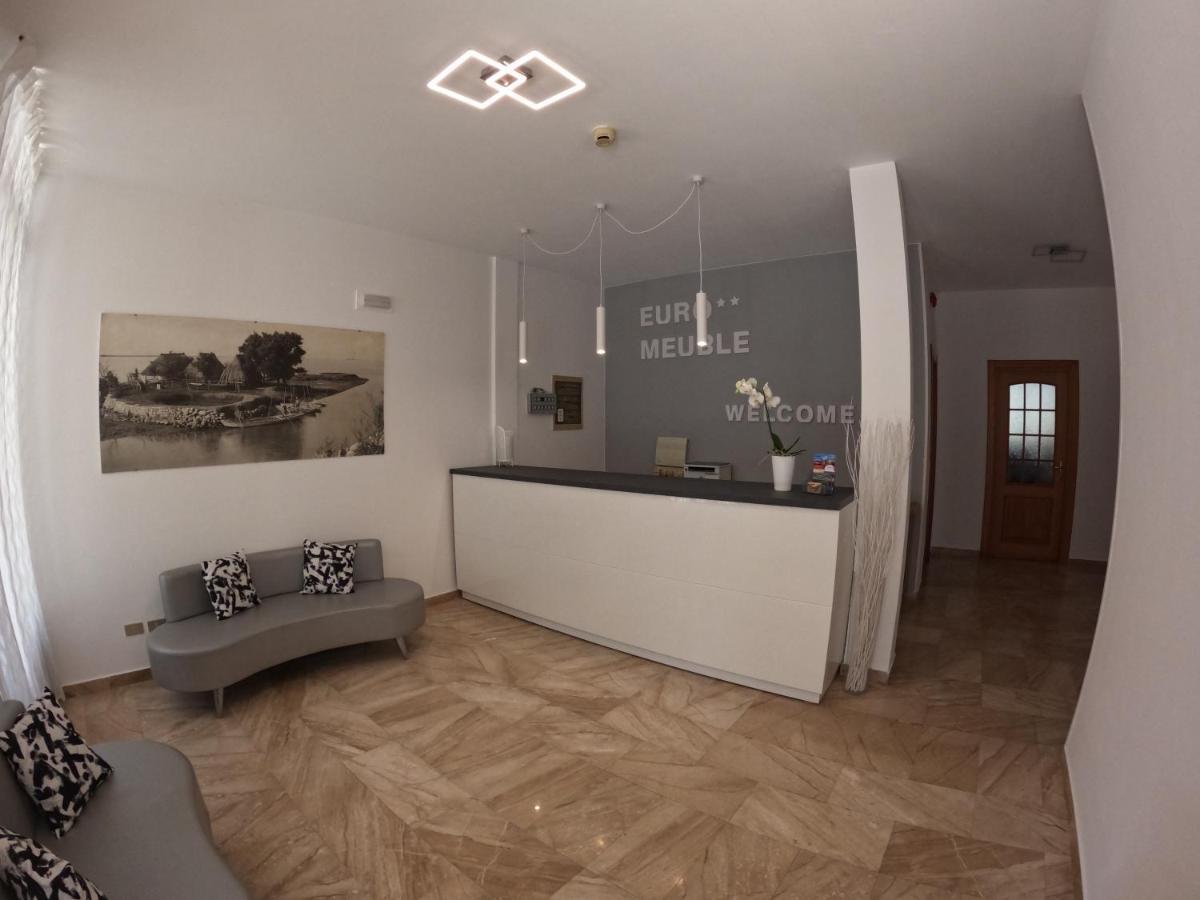 Euro Meuble Hotel 2*